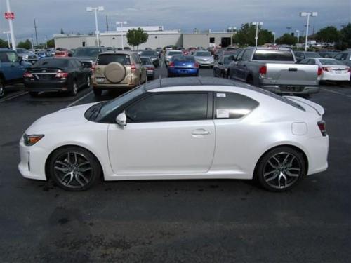 Photo Image Gallery & Touchup Paint: Scion TC in Blizzard Pearl   (070)  YEARS: 2015-2016