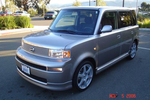 Photo Image Gallery & Touchup Paint: Scion XB in Thunder Cloud Metallic  (1D2)  YEARS: 2004-2006