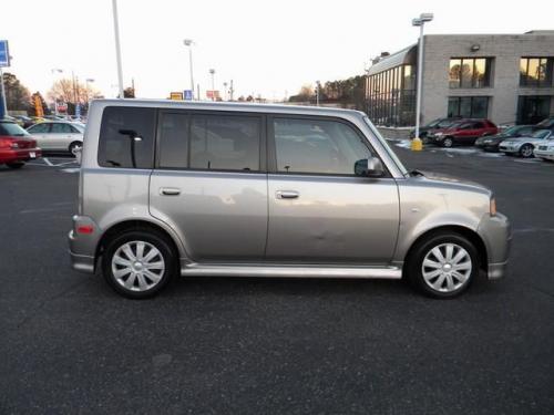 Photo Image Gallery & Touchup Paint: Scion XB in Thunder Cloud Metallic  (1D2)  YEARS: 2004-2006