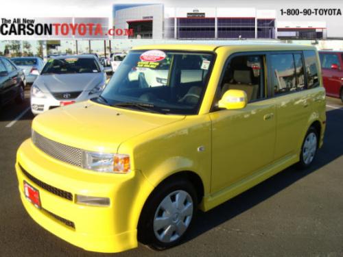 Photo Image Gallery & Touchup Paint: Scion XB in Solar Yellow   (576)  YEARS: 2005-2005