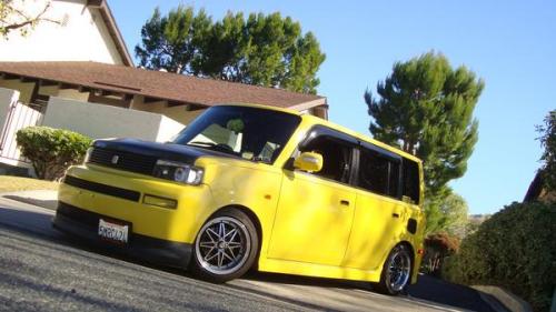 Photo Image Gallery & Touchup Paint: Scion XB in Solar Yellow   (576)  YEARS: 2005-2005