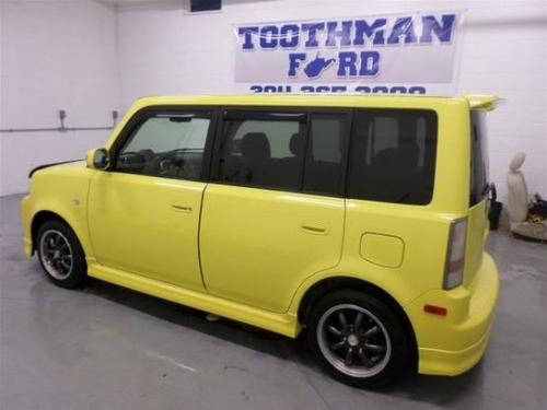 Photo Image Gallery & Touchup Paint: Scion XB in Solar Yellow   (576)  YEARS: 2005-2005