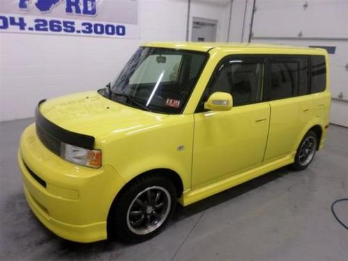 Photo Image Gallery & Touchup Paint: Scion XB in Solar Yellow   (576)  YEARS: 2005-2005