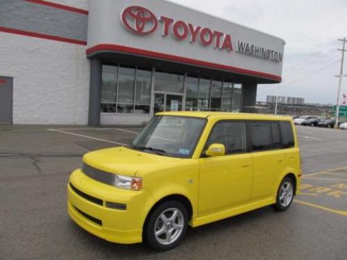 Photo Image Gallery & Touchup Paint: Scion XB in Solar Yellow   (576)  YEARS: 2005-2005