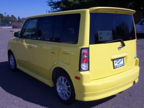 Photo Image Gallery & Touchup Paint: Scion XB in Solar Yellow   (576)  YEARS: 2005-2005