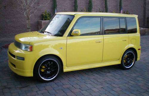 Photo Image Gallery & Touchup Paint: Scion XB in Solar Yellow   (576)  YEARS: 2005-2005