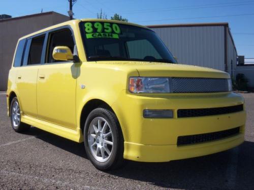 Photo Image Gallery & Touchup Paint: Scion XB in Solar Yellow   (576)  YEARS: 2005-2005