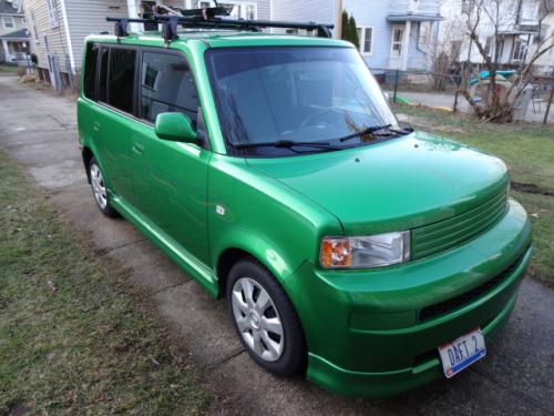 Photo Image Gallery & Touchup Paint: Scion XB in Envy Green   (6U1)  YEARS: 2006-2006