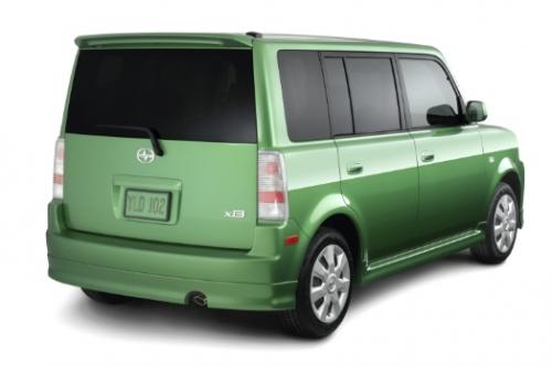Photo Image Gallery & Touchup Paint: Scion XB in Envy Green   (6U1)  YEARS: 2006-2006