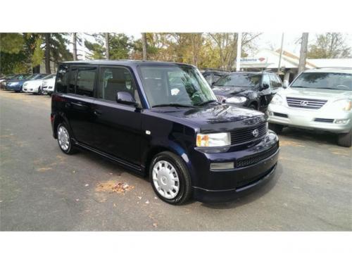 Photo Image Gallery & Touchup Paint: Scion XB in Blue Onyx Pearl  (8P8)  YEARS: 2004-2006