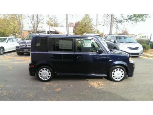 Photo Image Gallery & Touchup Paint: Scion XB in Blue Onyx Pearl  (8P8)  YEARS: 2004-2006