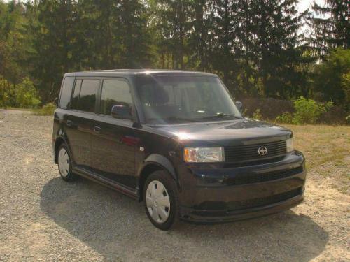 Photo Image Gallery & Touchup Paint: Scion XB in Blue Onyx Pearl  (8P8)  YEARS: 2004-2006
