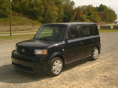 Photo Image Gallery & Touchup Paint: Scion XB in Blue Onyx Pearl  (8P8)  YEARS: 2004-2006