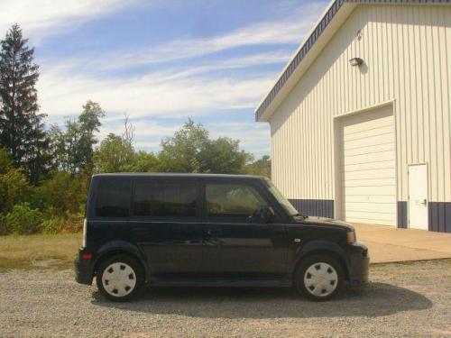 Photo Image Gallery & Touchup Paint: Scion XB in Blue Onyx Pearl  (8P8)  YEARS: 2004-2006