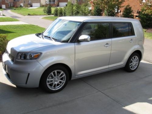 Photo Image Gallery & Touchup Paint: Scion XB in Classic Silver Metallic  (1F7)  YEARS: 2008-2015
