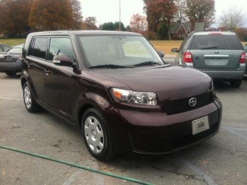 Photo Image Gallery & Touchup Paint: Scion XB in Blackberry Crush Metallic  (3N0)  YEARS: 2008-2009
