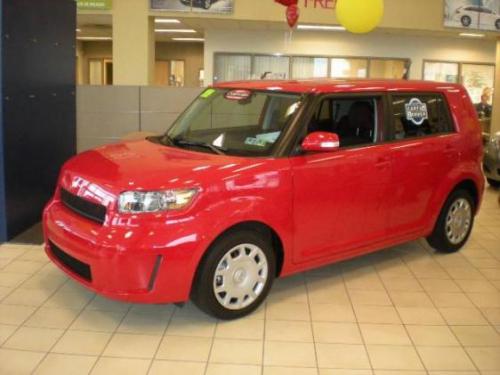 Photo Image Gallery: Scion XB in Absolutely Red   (3P0)  YEARS: -