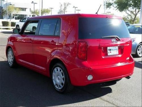 Photo Image Gallery: Scion XB in Absolutely Red   (3P0)  YEARS: -