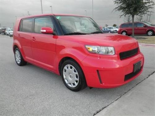 Photo Image Gallery: Scion XB in Absolutely Red   (3P0)  YEARS: -