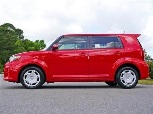 Photo Image Gallery: Scion XB in Absolutely Red   (3P0)  YEARS: -