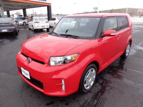 Photo Image Gallery: Scion XB in Absolutely Red   (3P0)  YEARS: -