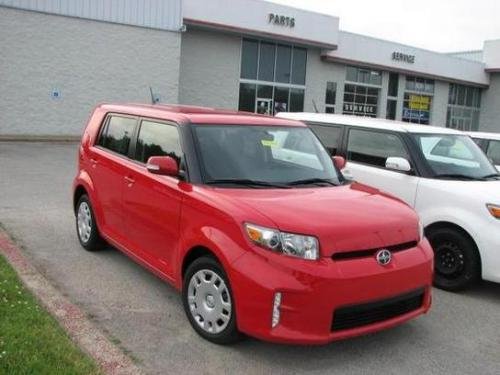 Photo Image Gallery: Scion XB in Absolutely Red   (3P0)  YEARS: -