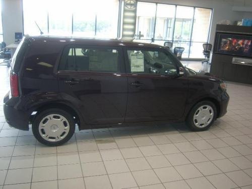 Photo of a 2010-2015 Scion xB in Sizzling Crimson Mica (paint color code 3R0
