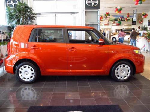 Photo Image Gallery & Touchup Paint: Scion XB in Hot Lava   (4R8)  YEARS: 2012-2012
