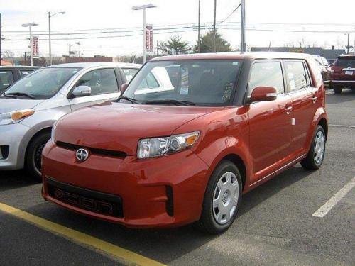 Photo Image Gallery & Touchup Paint: Scion XB in Hot Lava   (4R8)  YEARS: 2012-2012