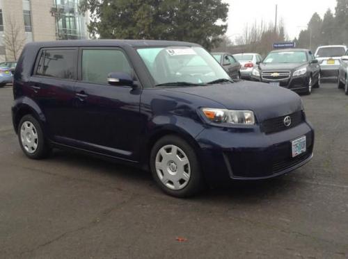 Photo Image Gallery: Scion XB in Nautical Blue Metallic  (8S6)  YEARS: -