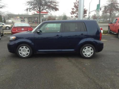 Photo Image Gallery: Scion XB in Nautical Blue Metallic  (8S6)  YEARS: -