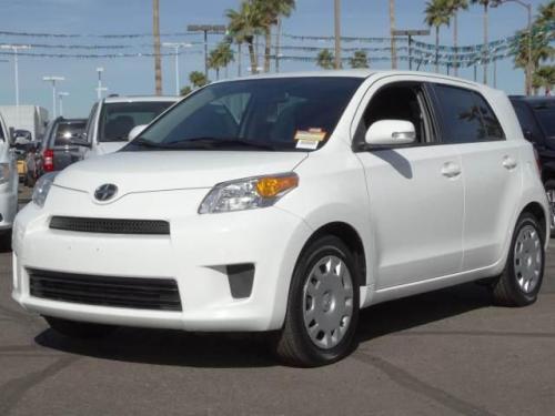 Photo Image Gallery & Touchup Paint: Scion XD in Super White   (040)  YEARS: 2008-2014