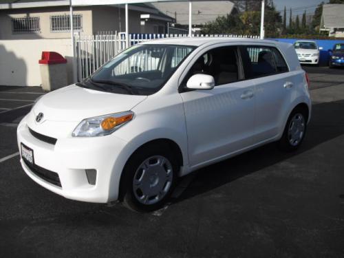 Photo Image Gallery & Touchup Paint: Scion XD in Super White   (040)  YEARS: 2008-2014