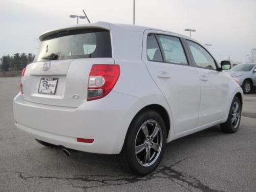 Photo Image Gallery & Touchup Paint: Scion XD in Blizzard Pearl   (070)  YEARS: 2012-2012