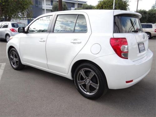 Photo Image Gallery & Touchup Paint: Scion XD in Blizzard Pearl   (070)  YEARS: 2012-2012