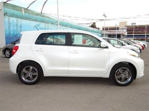 Photo Image Gallery & Touchup Paint: Scion XD in Blizzard Pearl   (070)  YEARS: 2012-2012