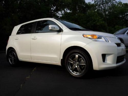 Photo Image Gallery & Touchup Paint: Scion XD in Blizzard Pearl   (070)  YEARS: 2012-2012
