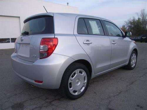 Photo Image Gallery & Touchup Paint: Scion XD in Silver Streak Mica  (1E7)  YEARS: 2008-2010