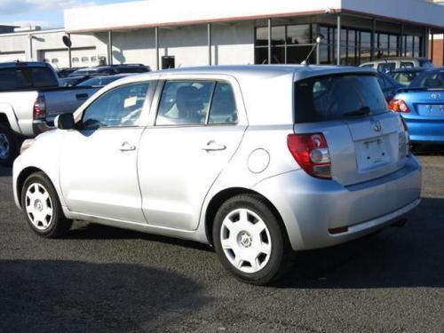 Photo Image Gallery & Touchup Paint: Scion XD in Silver Streak Mica  (1E7)  YEARS: 2008-2010