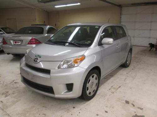 Photo Image Gallery & Touchup Paint: Scion XD in Silver Streak Mica  (1E7)  YEARS: 2008-2010