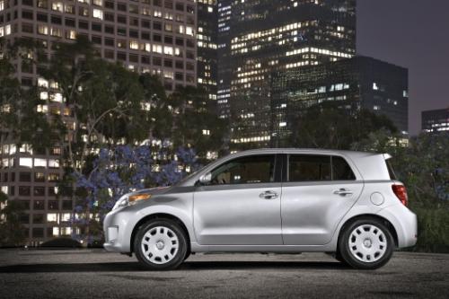 Photo Image Gallery & Touchup Paint: Scion XD in Classic Silver Metallic  (1F7)  YEARS: 2011-2014