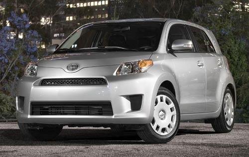 Photo Image Gallery & Touchup Paint: Scion XD in Classic Silver Metallic  (1F7)  YEARS: 2011-2014