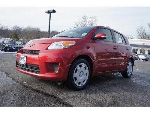 Photo Image Gallery & Touchup Paint: Scion XD in Barcelona Red Metallic  (3R3)  YEARS: 2008-2014