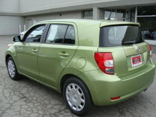 Photo Image Gallery & Touchup Paint: Scion XD in Electric Wasabi   (6U5)  YEARS: 2009-2009
