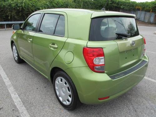 Photo Image Gallery & Touchup Paint: Scion XD in Electric Wasabi   (6U5)  YEARS: 2009-2009