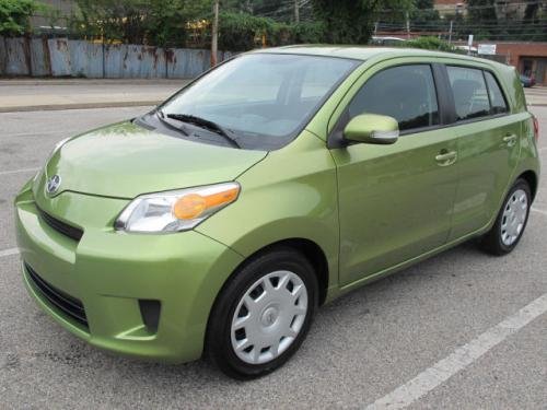 Photo Image Gallery & Touchup Paint: Scion XD in Electric Wasabi   (6U5)  YEARS: 2009-2009
