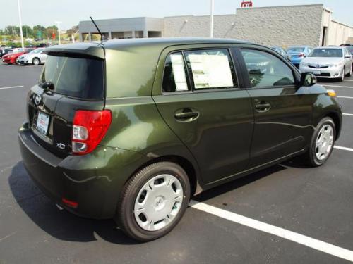 Photo Image Gallery & Touchup Paint: Scion XD in Amazon Green Metallic  (6V2)  YEARS: 2011-2012