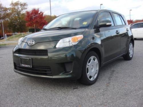 Photo Image Gallery & Touchup Paint: Scion XD in Amazon Green Metallic  (6V2)  YEARS: 2011-2012