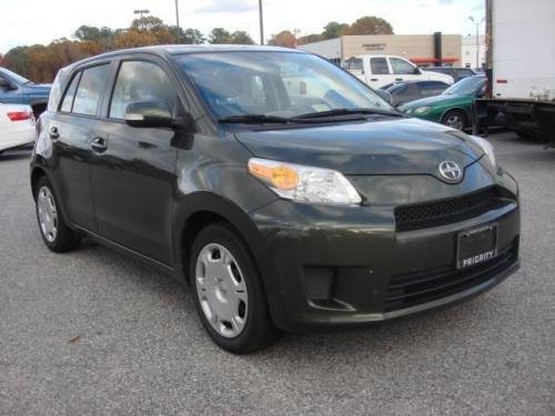 Photo Image Gallery & Touchup Paint: Scion XD in Amazon Green Metallic  (6V2)  YEARS: 2011-2012