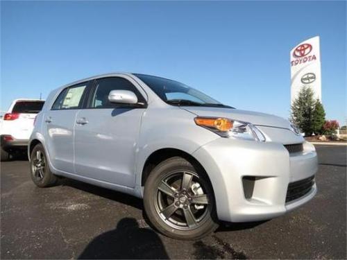 Photo Image Gallery & Touchup Paint: Scion XD in Silver Ignition   (1J8)  YEARS: 2013-2013